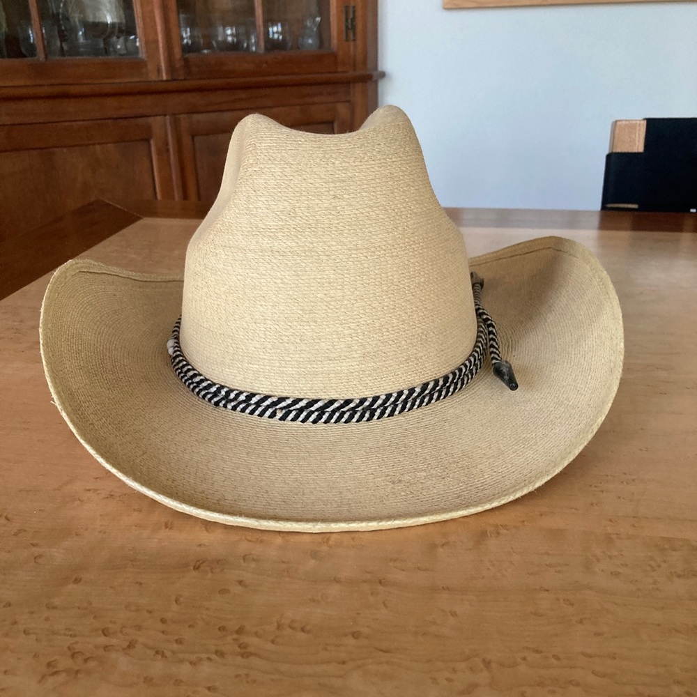 Hat cowboy/sombrero tan measures ~ 23